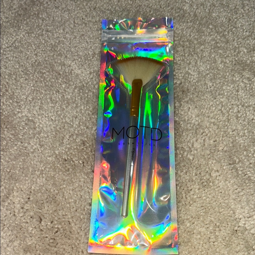 MOTD Fan Brush NEW